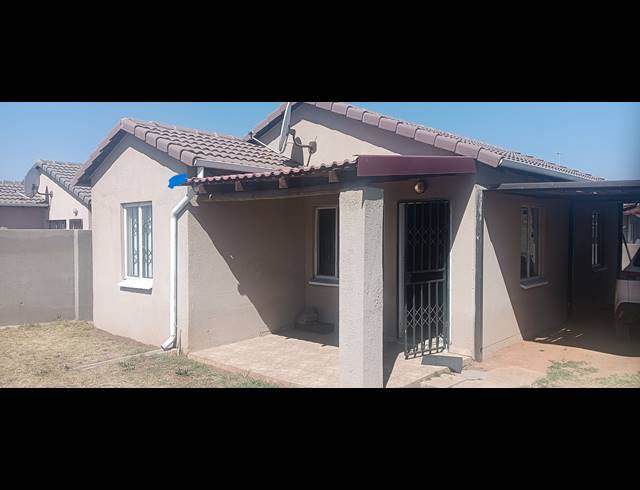 3 BEDROOM FREEHOLD FOR SALE IN WINDMILL PARK
